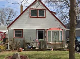 422 S 94th Pl, Milwaukee, WI 53214