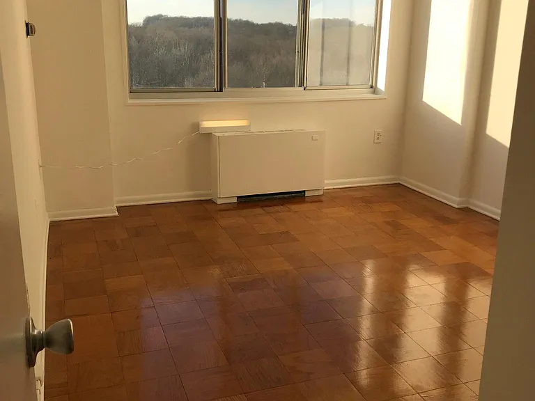 10401 Grosvenor Pl #1427 — Photo 14