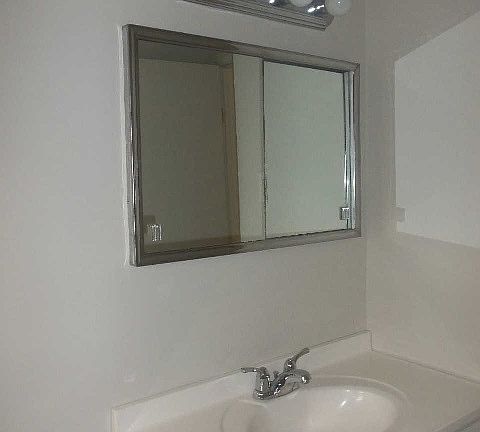 5th image of 544 Park Ave