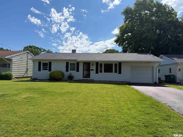 903 Harrison St, Galesburg, IL 61401