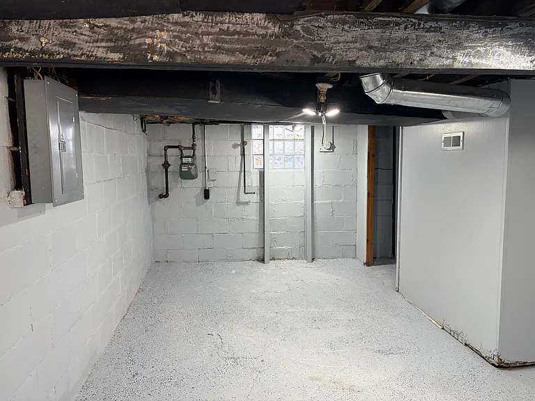 1412 Miami Ct NE — Photo 20