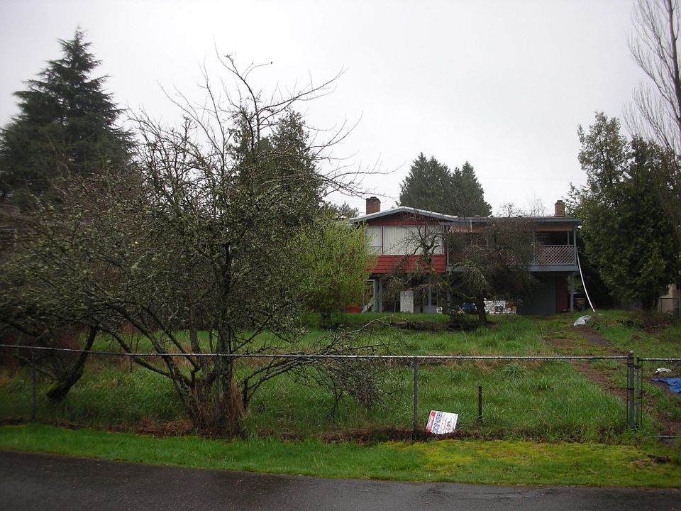 2nd image of 12111 7th Pl SW