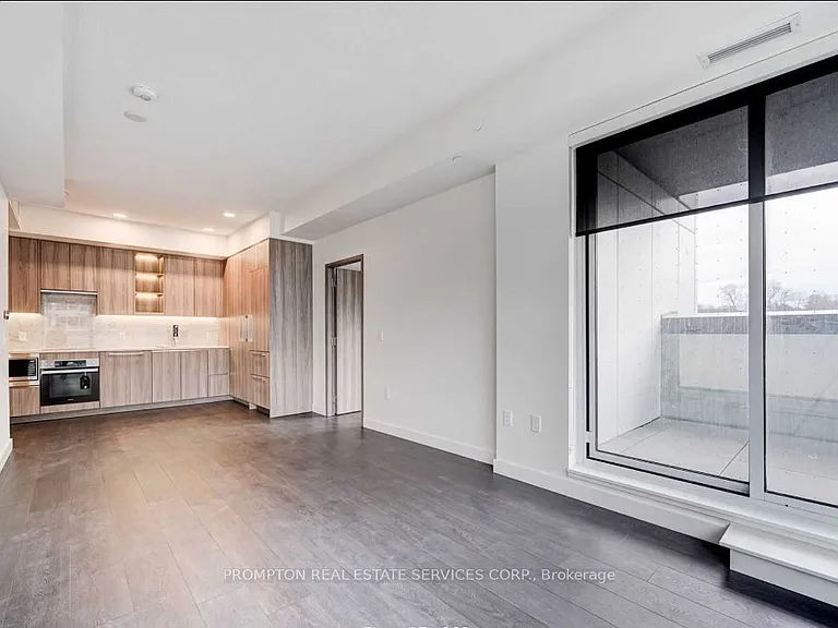 85 McMahon Dr #806 — Photo 2