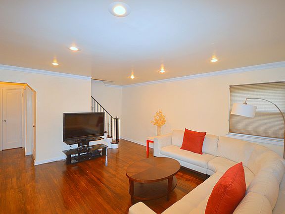 3rd image of 305 Central Blvd