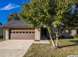 1048 Sharpsburg Dr SE, Huntsville, AL 35803