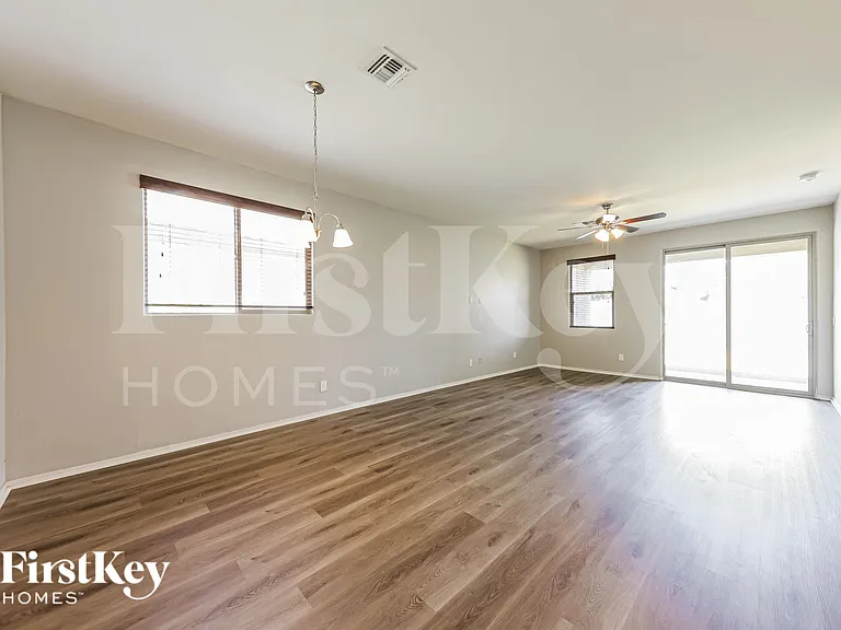 18068 W Tina Ln — Photo 2