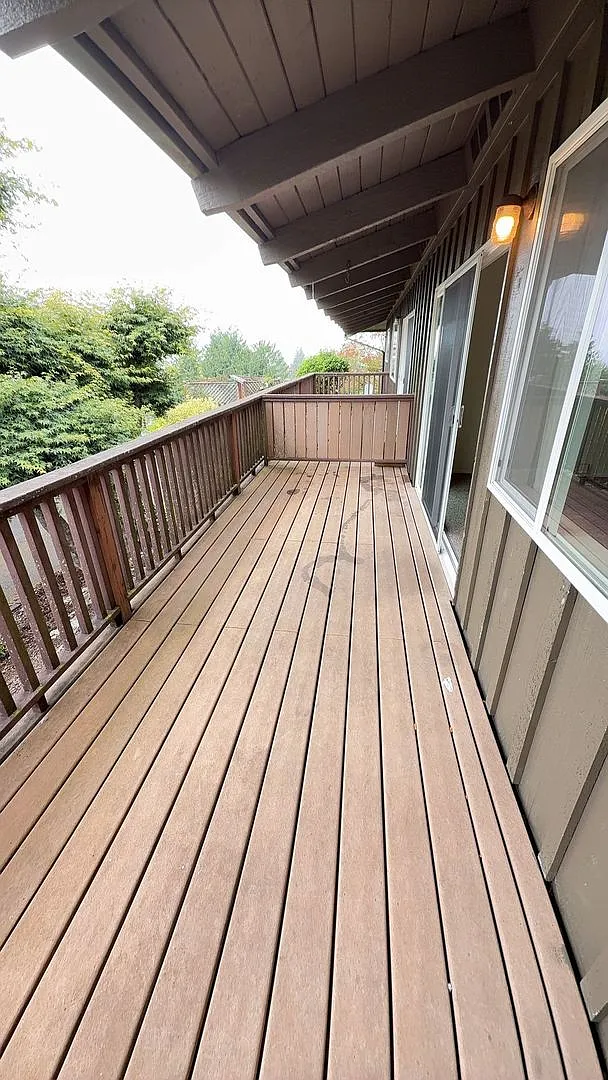 400 Beacon Hill Dr. — Photo 3
