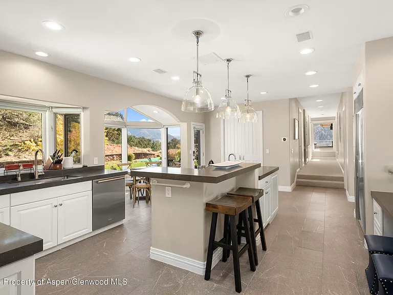 571 Booth Ln — Photo 24
