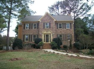 801 Deer Oaks Dr, Lawrenceville, GA 30044