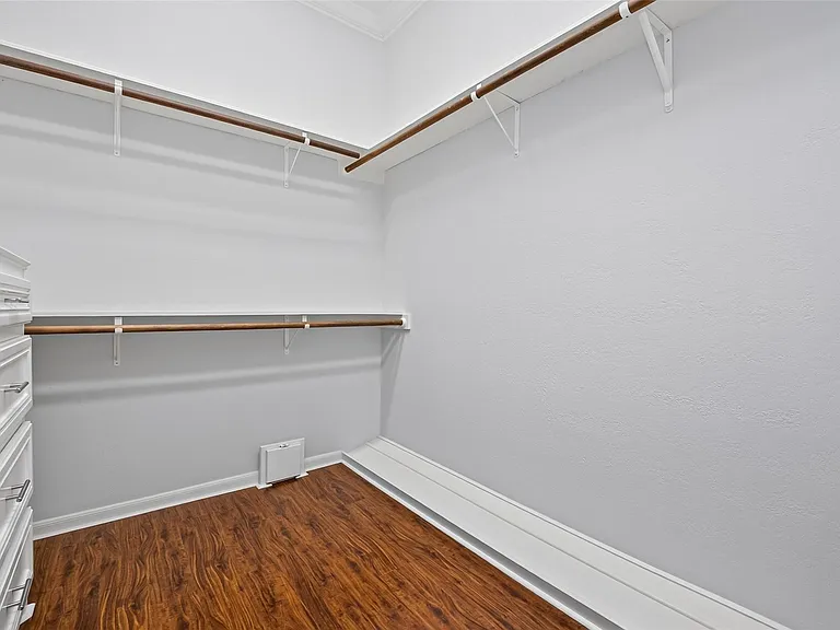 10310 Chevy Chase Dr — Photo 31