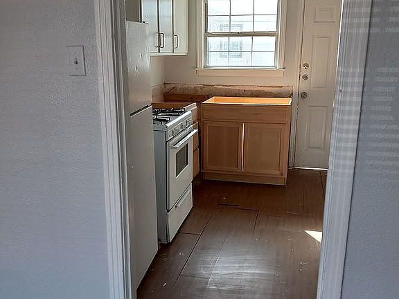 4th image of 919 Stetson Ave