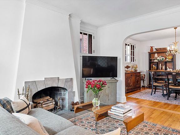 5th image of 814 Michigan Ave APT 2E