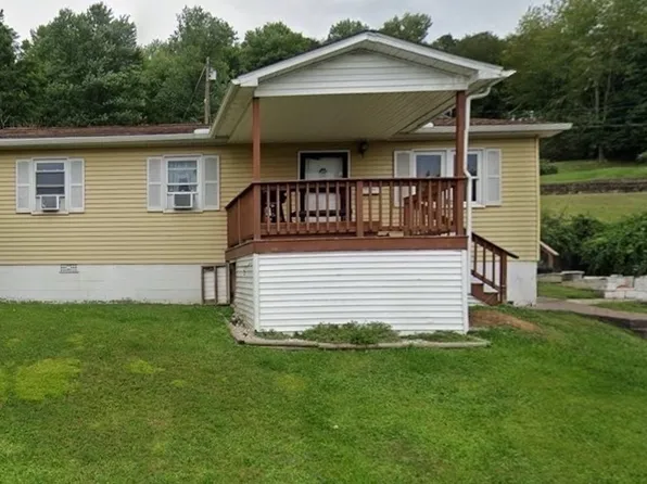 145 High St, Grafton, WV 26354