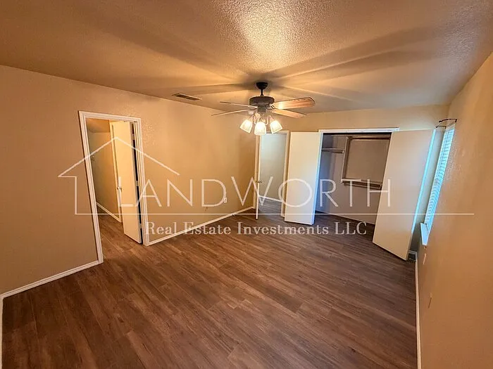 241 Rentz Place Cir — Photo 8