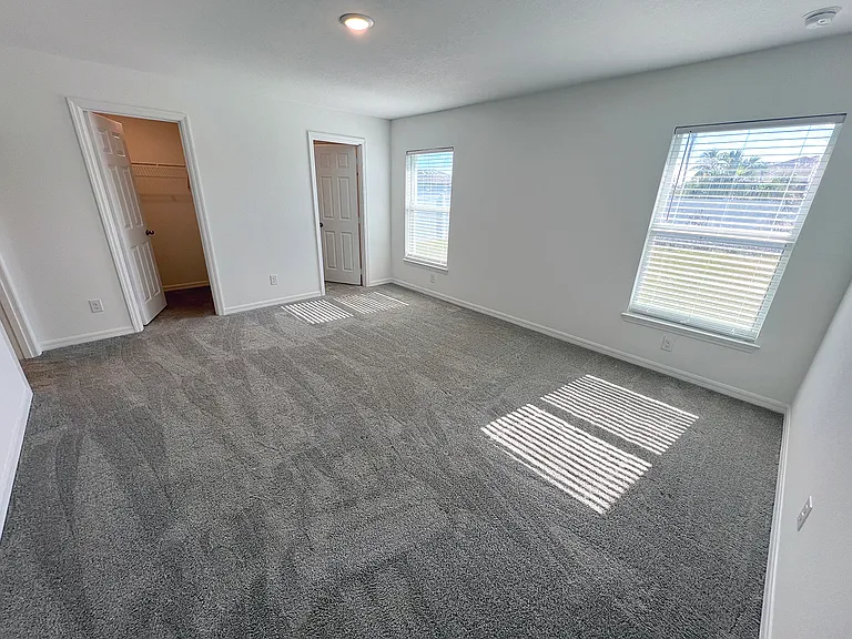 1510 SW 13th Ter — Photo 1