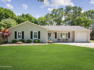 4 Elkin Dr, Middle Island, NY