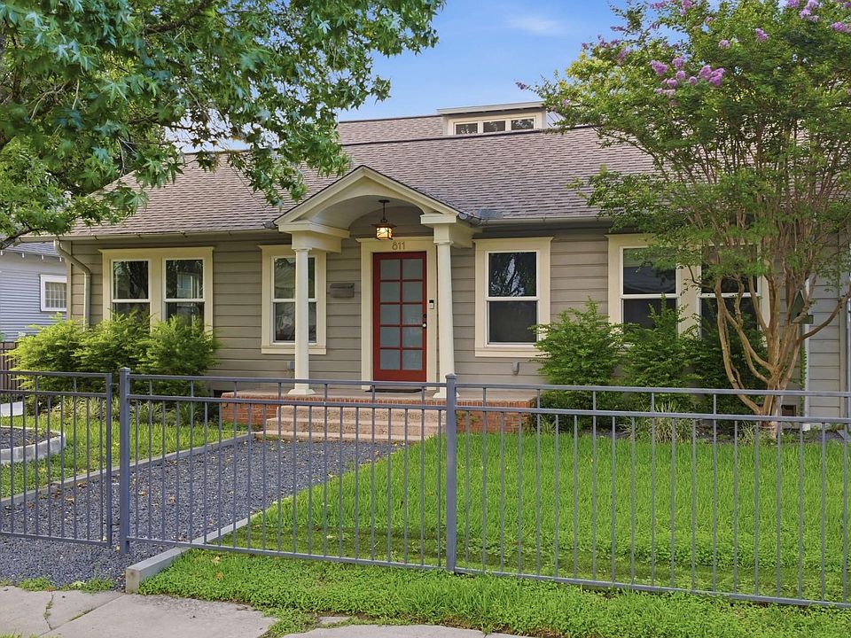 1st image of 811 Redan St