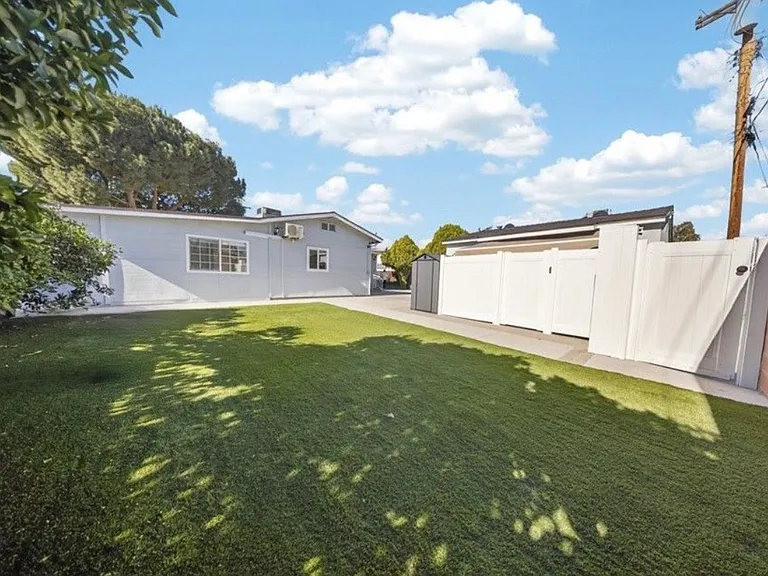 8100 Bellaire Ave — Photo 17