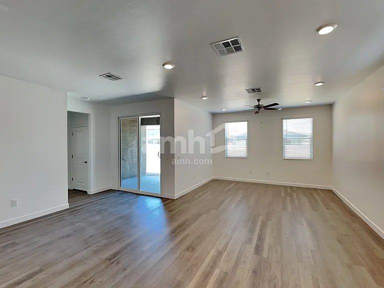 13098 N Mustang Crossing Rd — Photo 6