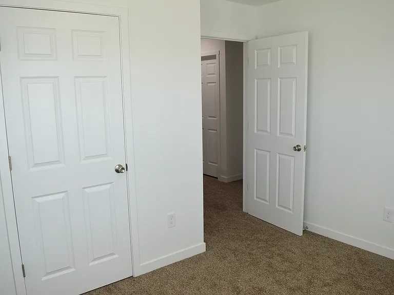 311 Alberts Dr — Photo 8
