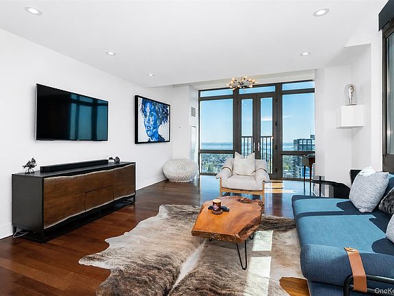 5th image of 175 Huguenot Street #3103
