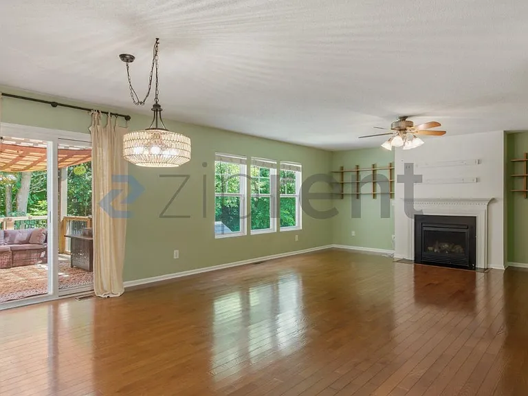 261 Chadford Pl — Photo 13