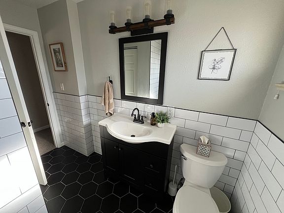 Upstairs bathroom