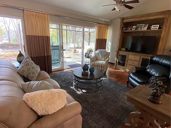 3rd image of 715 Rose Hill Cove Ln