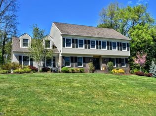 29 Cheryl Hills Dr, Hawthorne Boro, NJ 07506