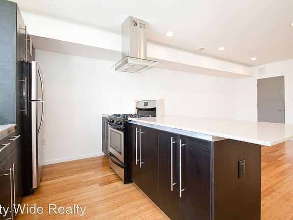 4th image of 534 E Girard Ave APT 3