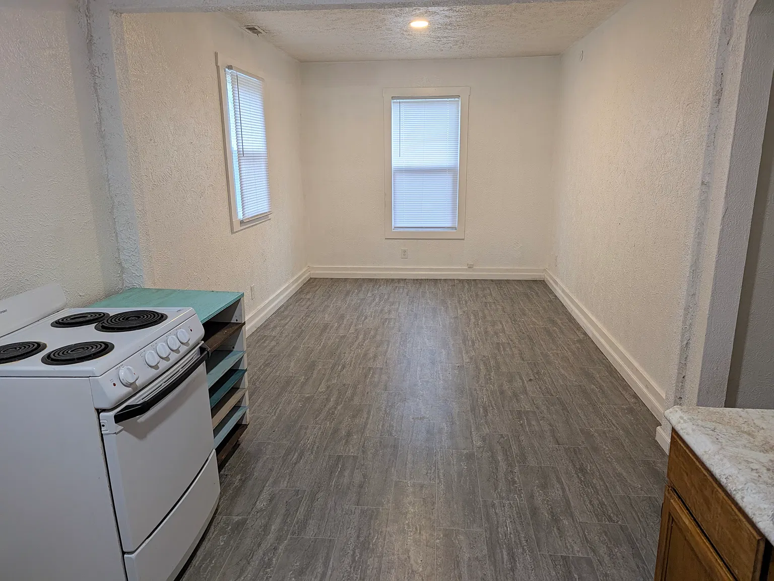 3 bed, 750 sqft, $950 — Photo 4