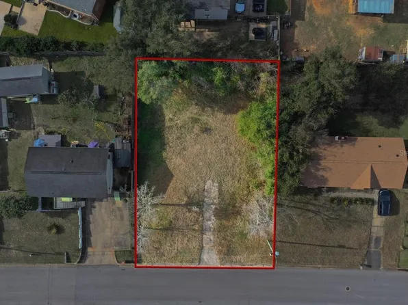 4670 Tradewinds Dr #56, Pensacola, FL 32514