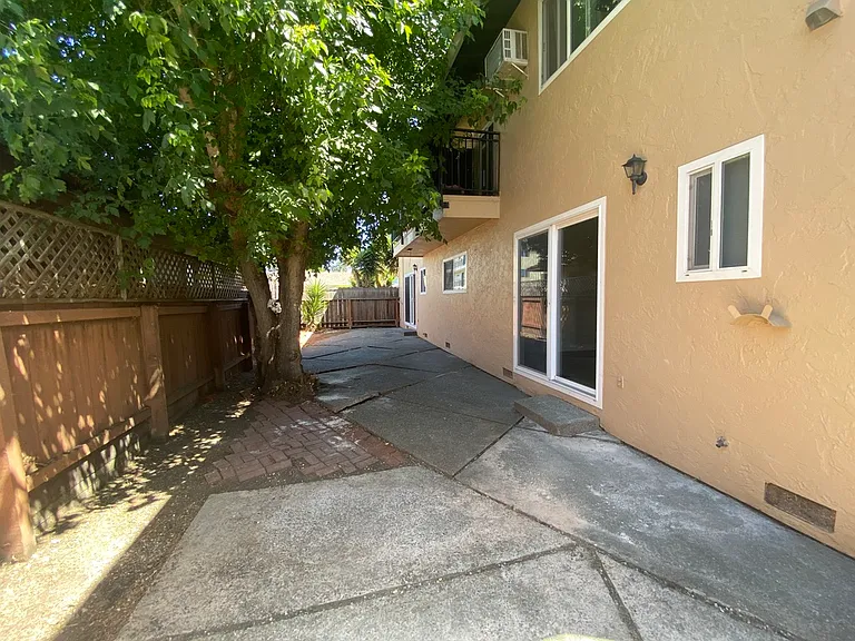 162 Roosevelt Ave #1 — Photo 16
