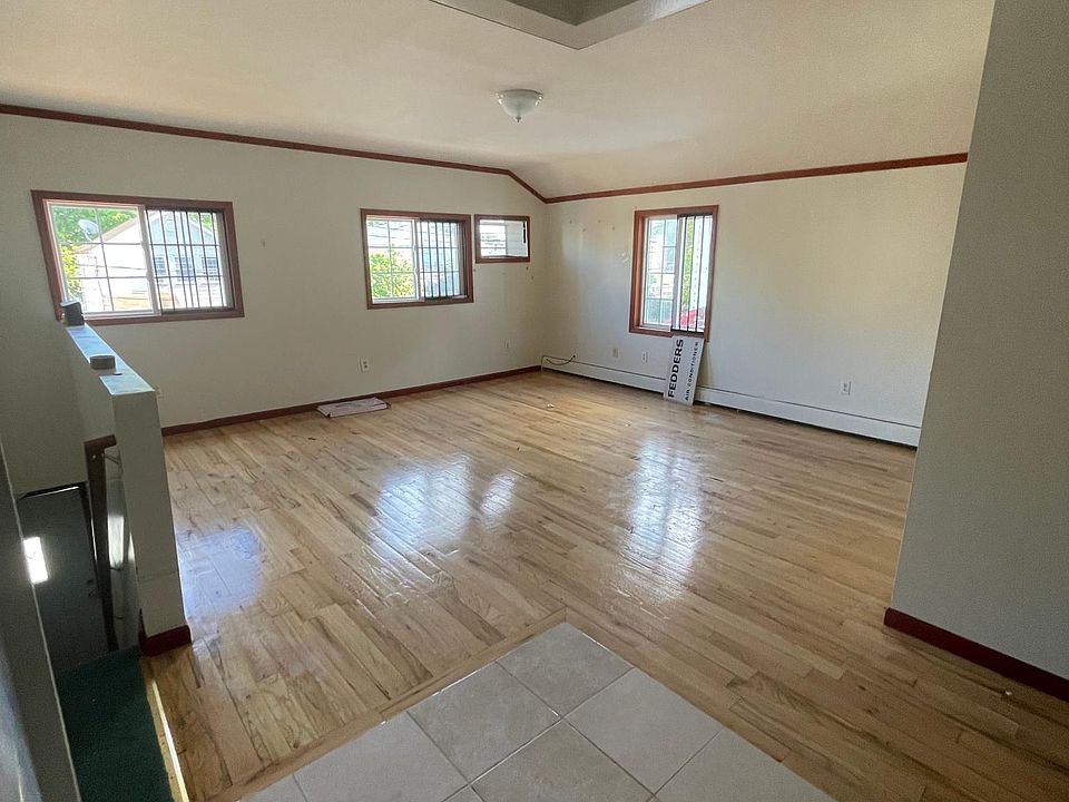 2nd image of 21513 104th Ave Floor 2