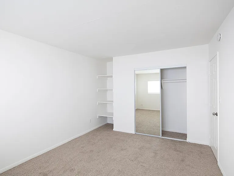 1075 Agate St #E — Photo 9