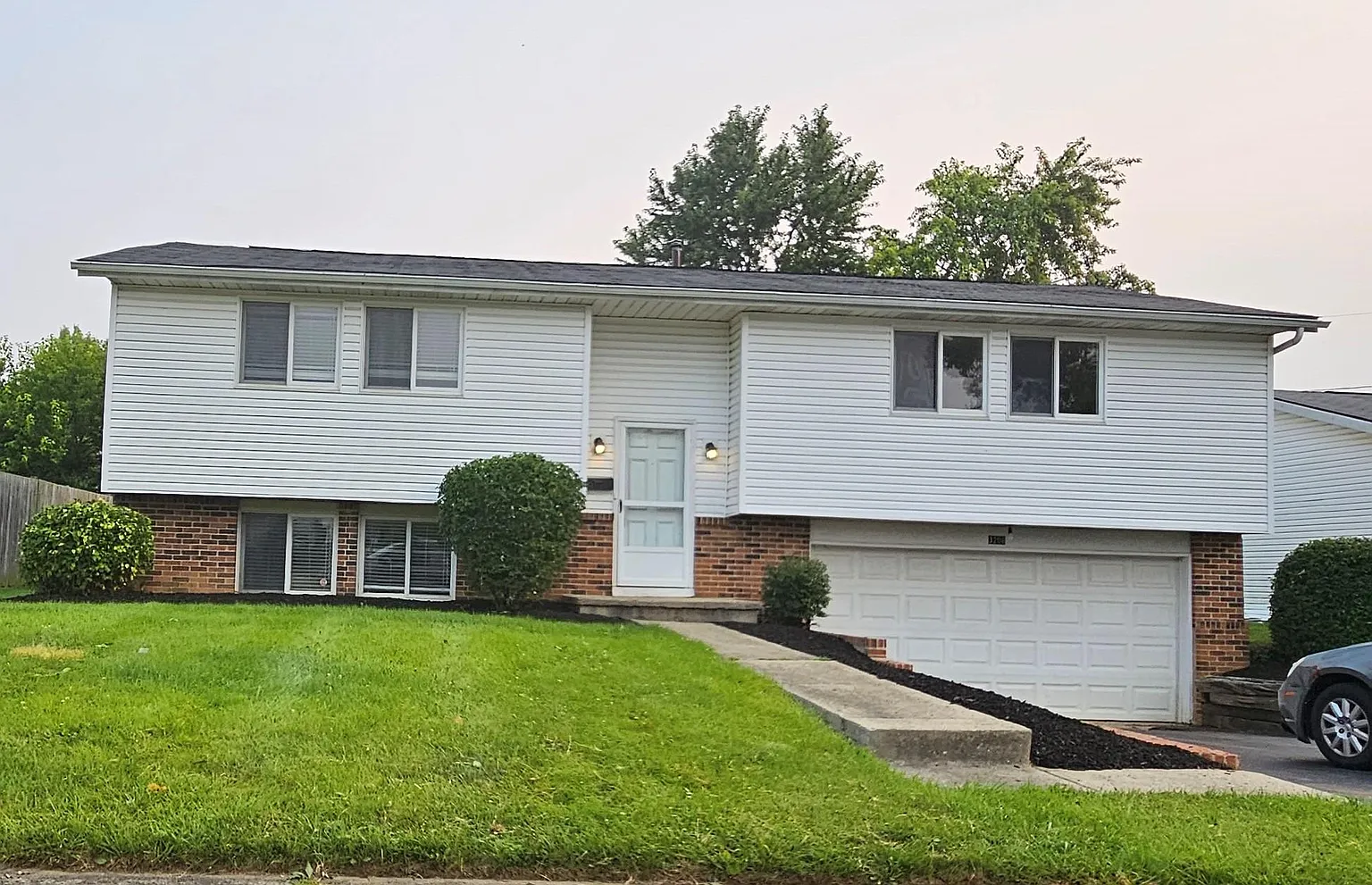 3208 Kingswood Dr photo 1