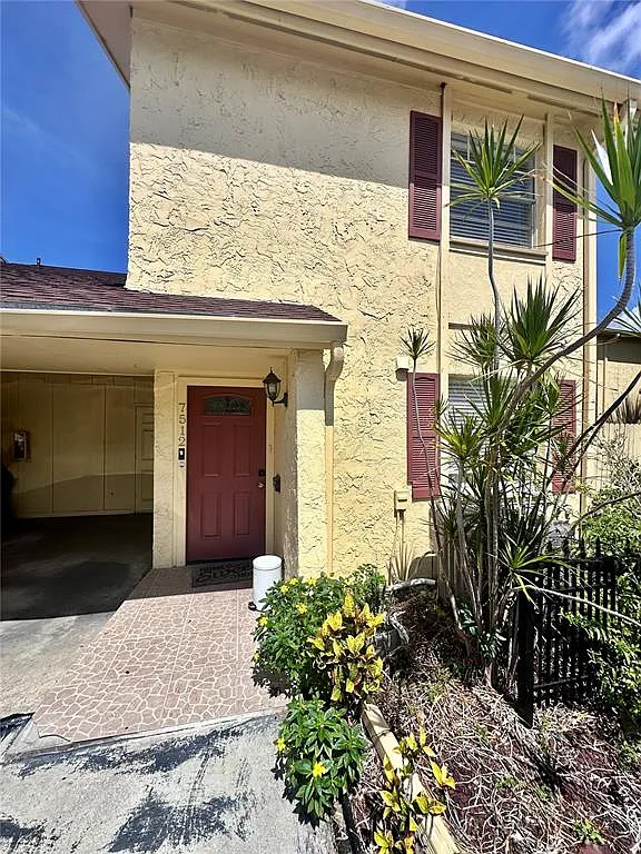 3 bed, 2.5 bath, 1588 sqft, $2,200 — Photo 2