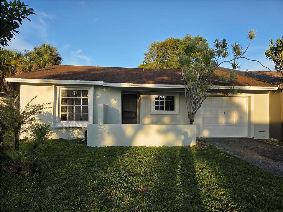 1st image of 5380 Lakewood Circle #F