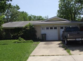 2804 Buena Vista Dr, Arlington, TX 76010