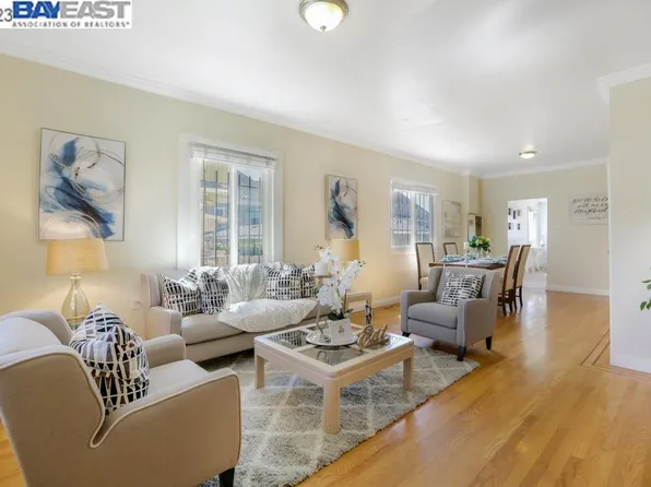 2527 E 24th St, Oakland, CA 94601