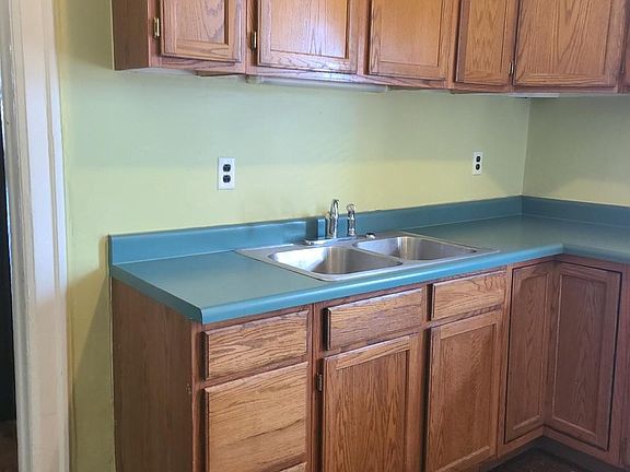 5th image of 2113 W Evergreen Ave #1