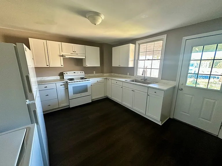 322 Boyd Ave #1/2 — Photo 2