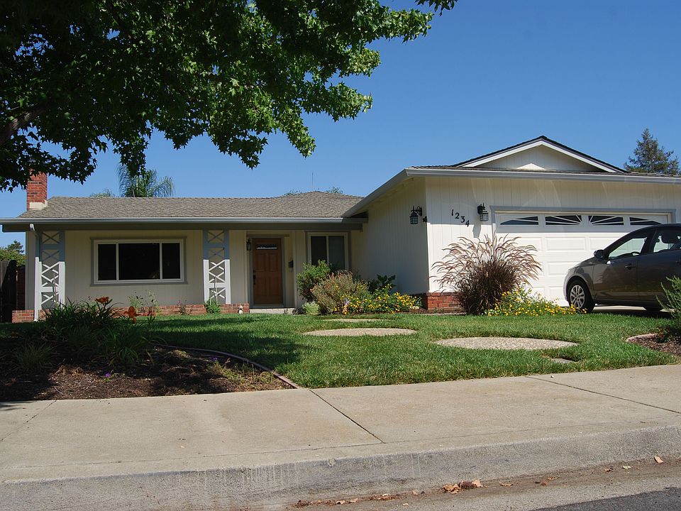 2nd image of 1234 Onyx Rd