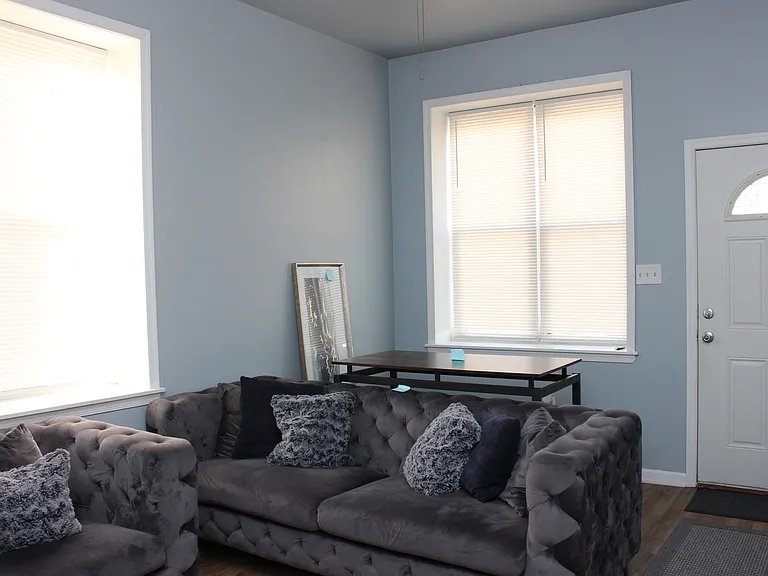 2400 Duncan St #1 — Photo 3