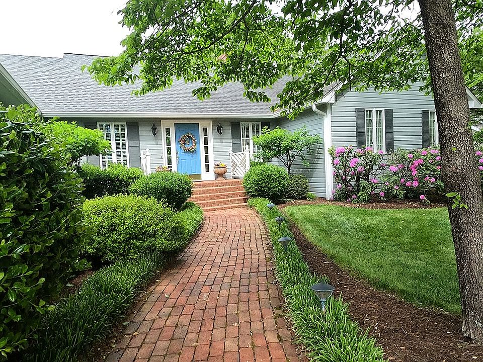 1st image of 110 Windward Dr