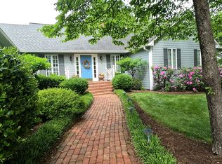 110 Windward Dr, Moneta, VA 24121