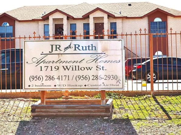 1719 Willow St, Laredo, TX 78043