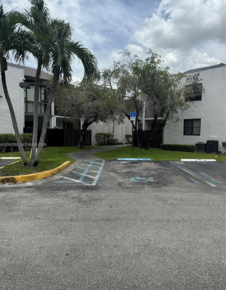 9429 Fontainebleau Blvd — Photo 1