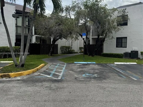9429 Fontainebleau Blvd APT 105-33, Miami, FL 33172