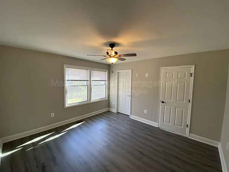 77 Lakeview Dr — Photo 14